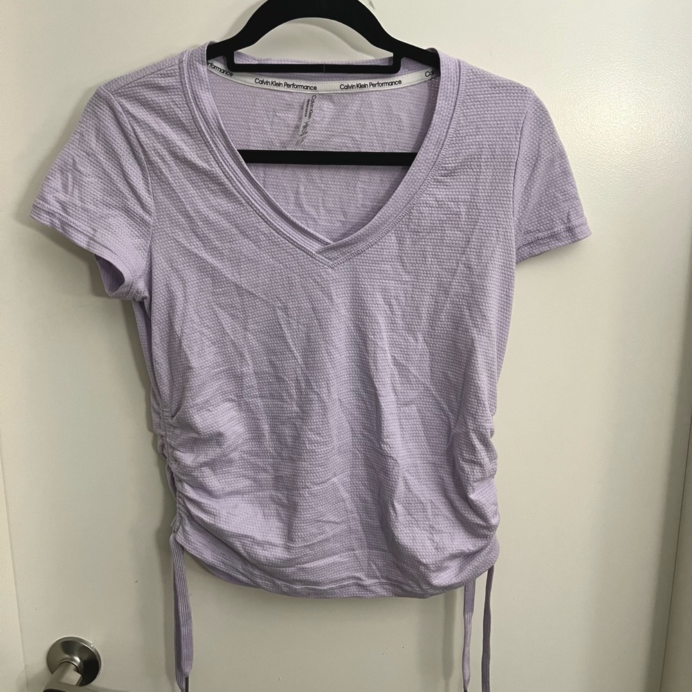 NWT Calvin Klein Lavander V-Neck Top for Workout